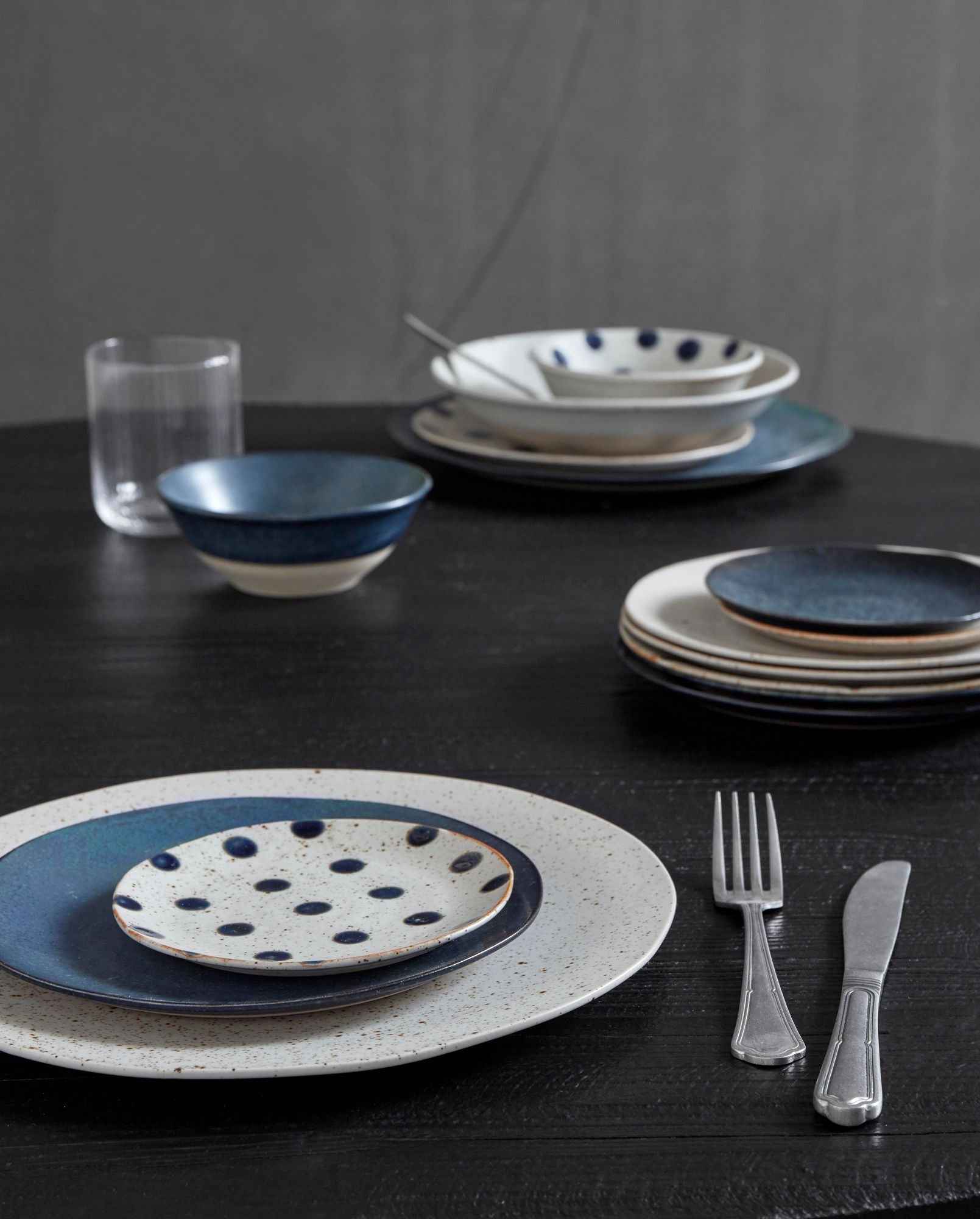 GRAINY plate, S, dark blue