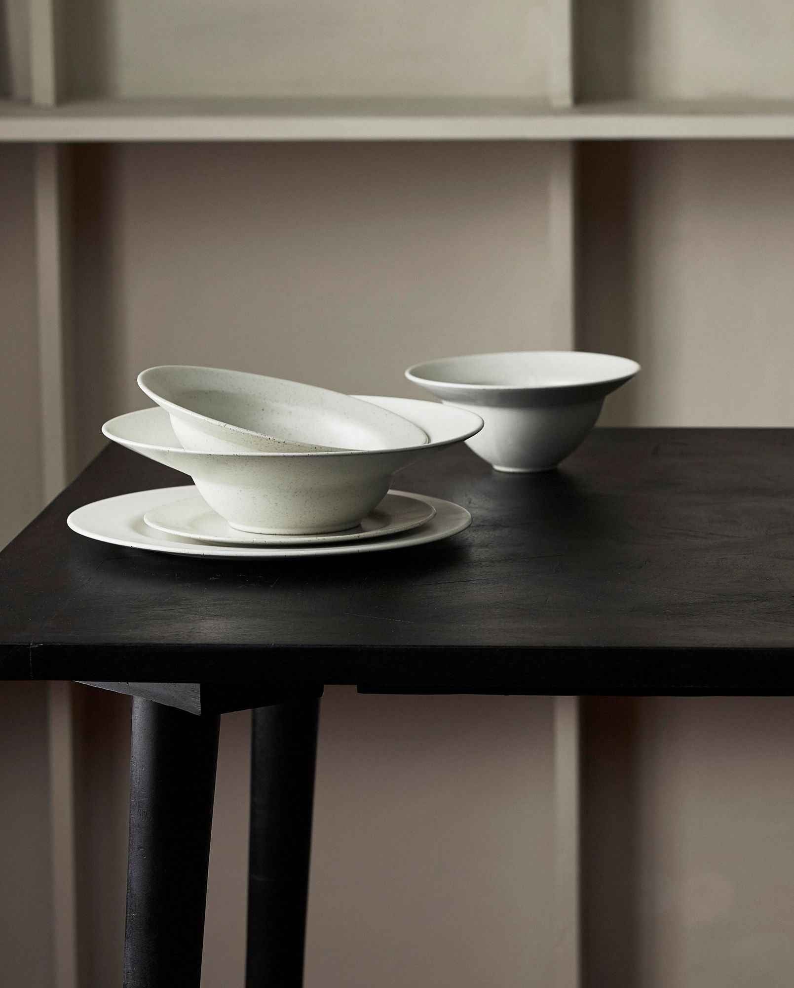 GRAWA plate, L, ivory