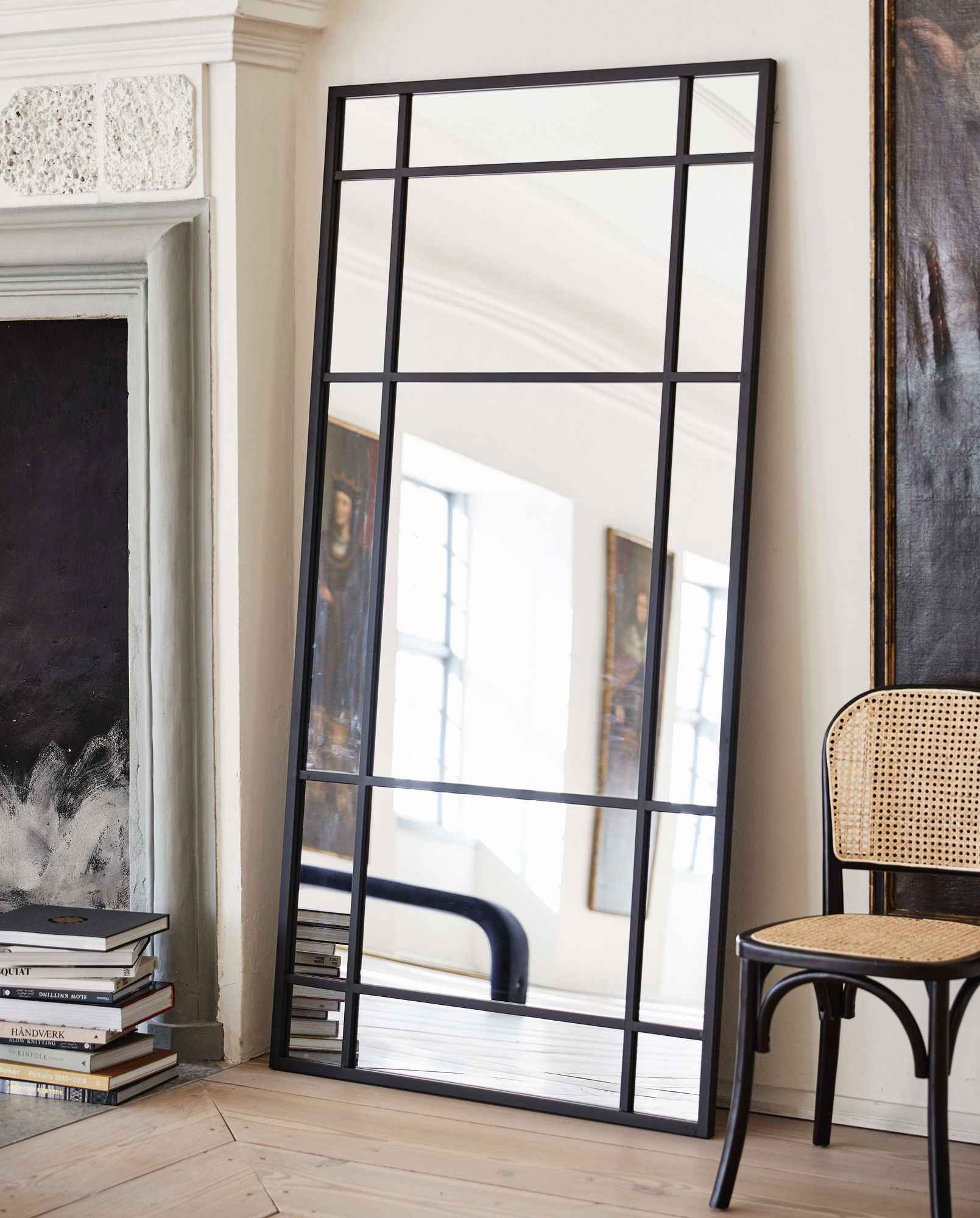 SPIRIT iron wall mirror - black