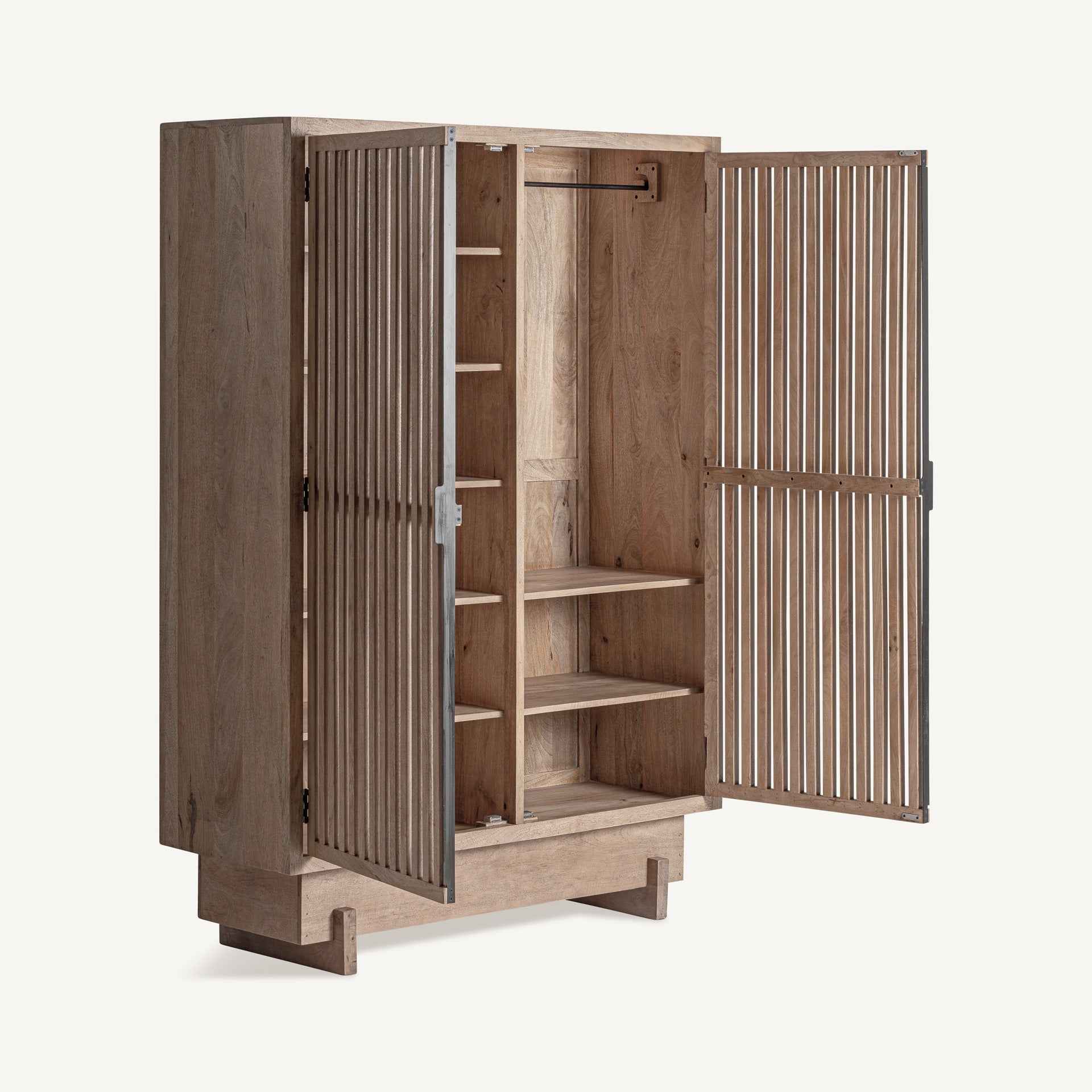 Gàbia Wardrobe