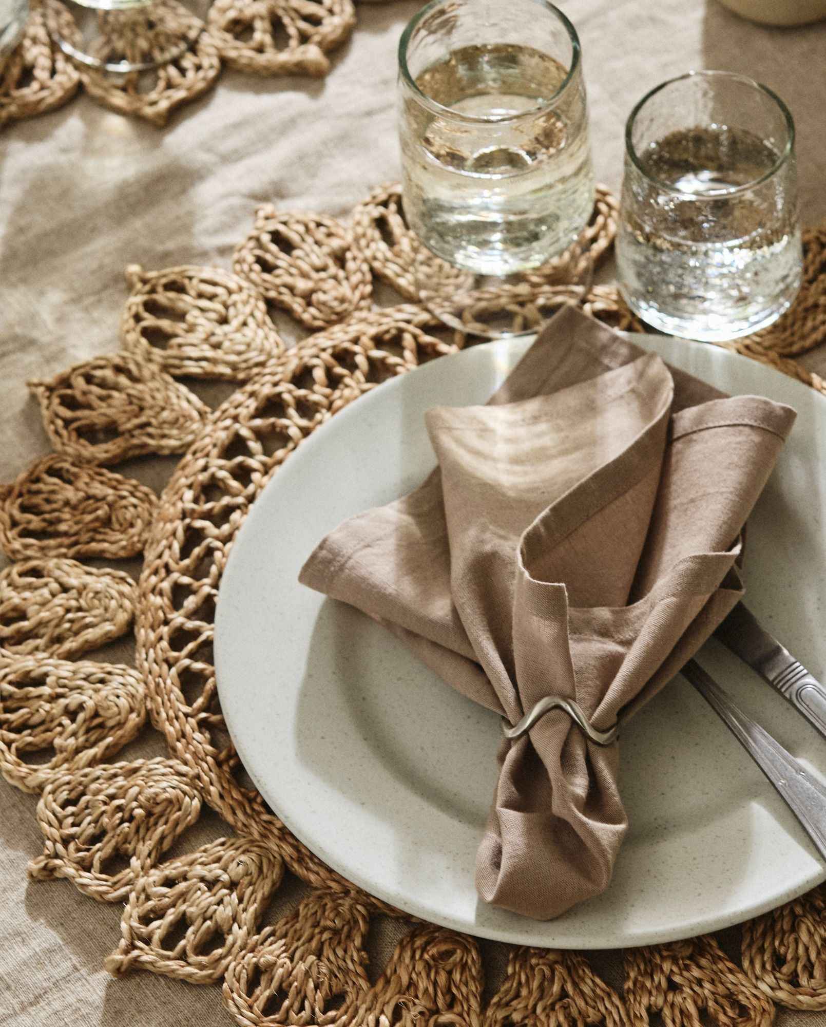 GRAWA plate, L, ivory