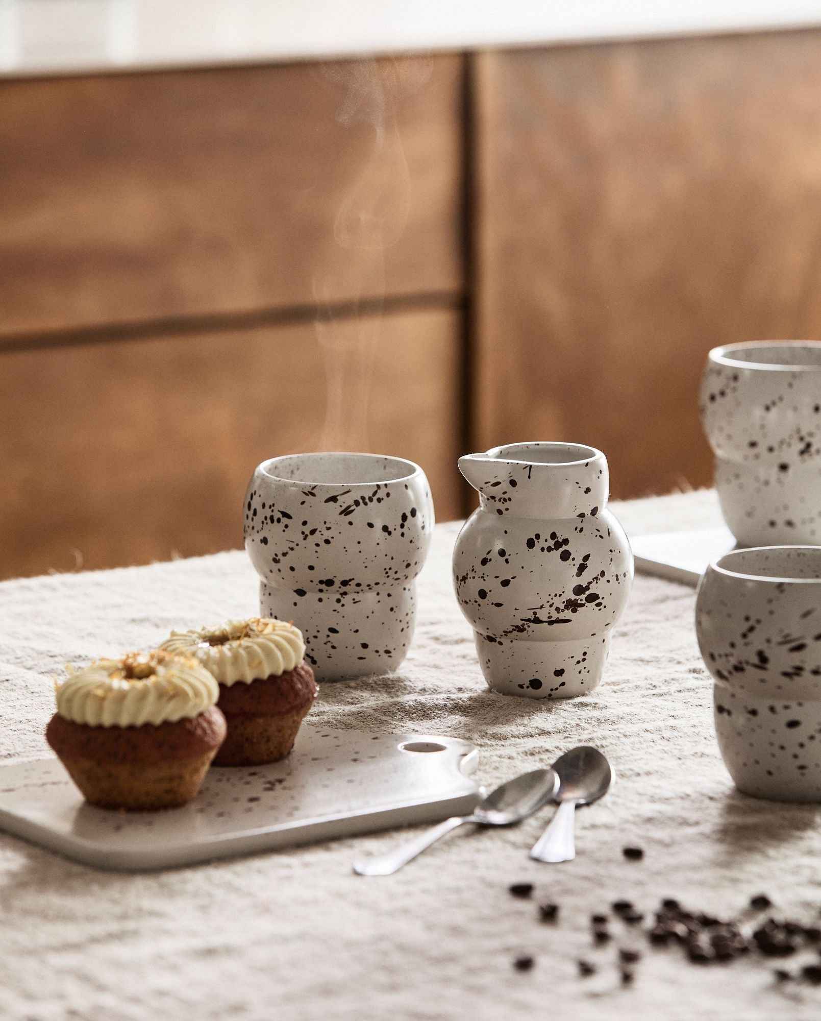 RIA mug w. splash - ivory