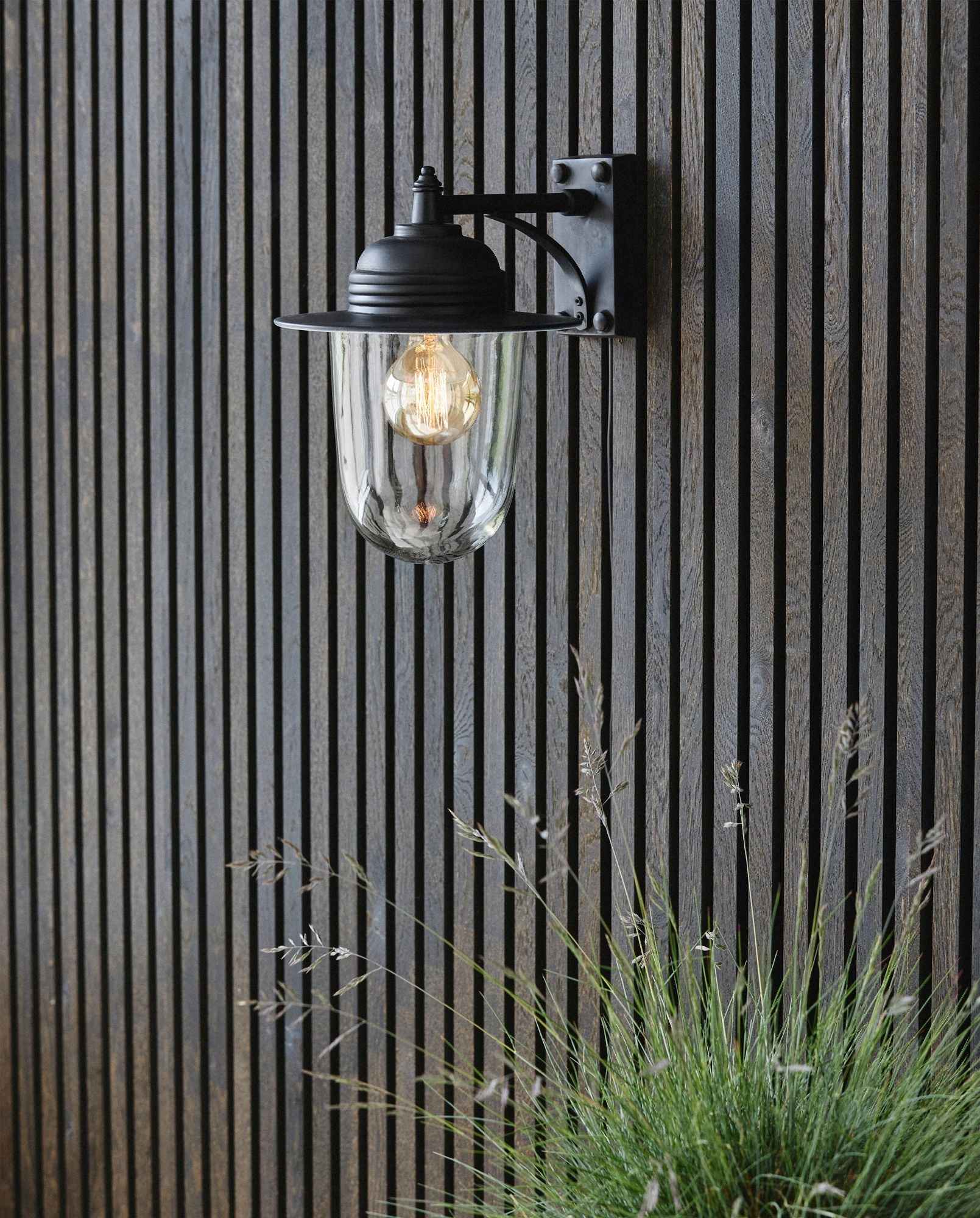Outdoor lamp for wall - black finish