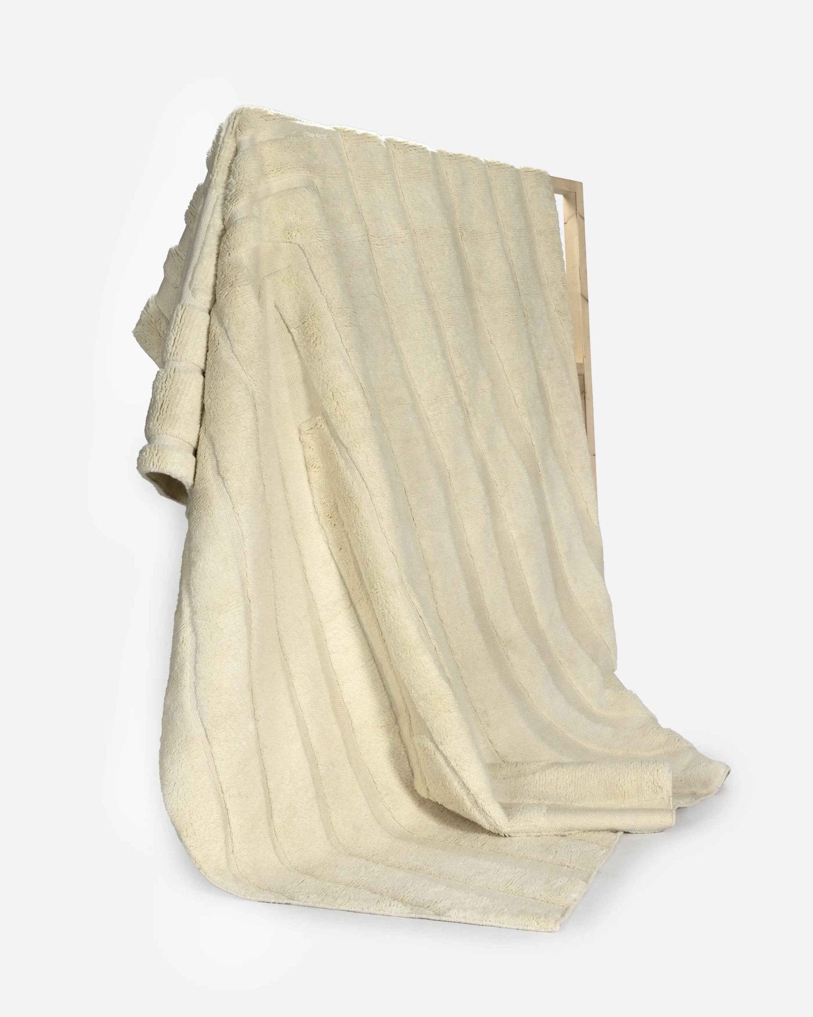 MAINA Rug - 270 x 180 cm - Bambuá
