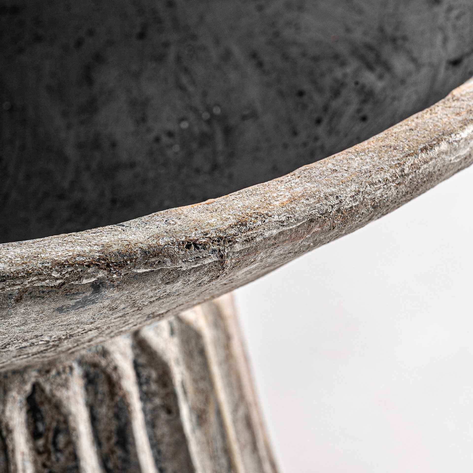 Plissé Stone Plant Pot