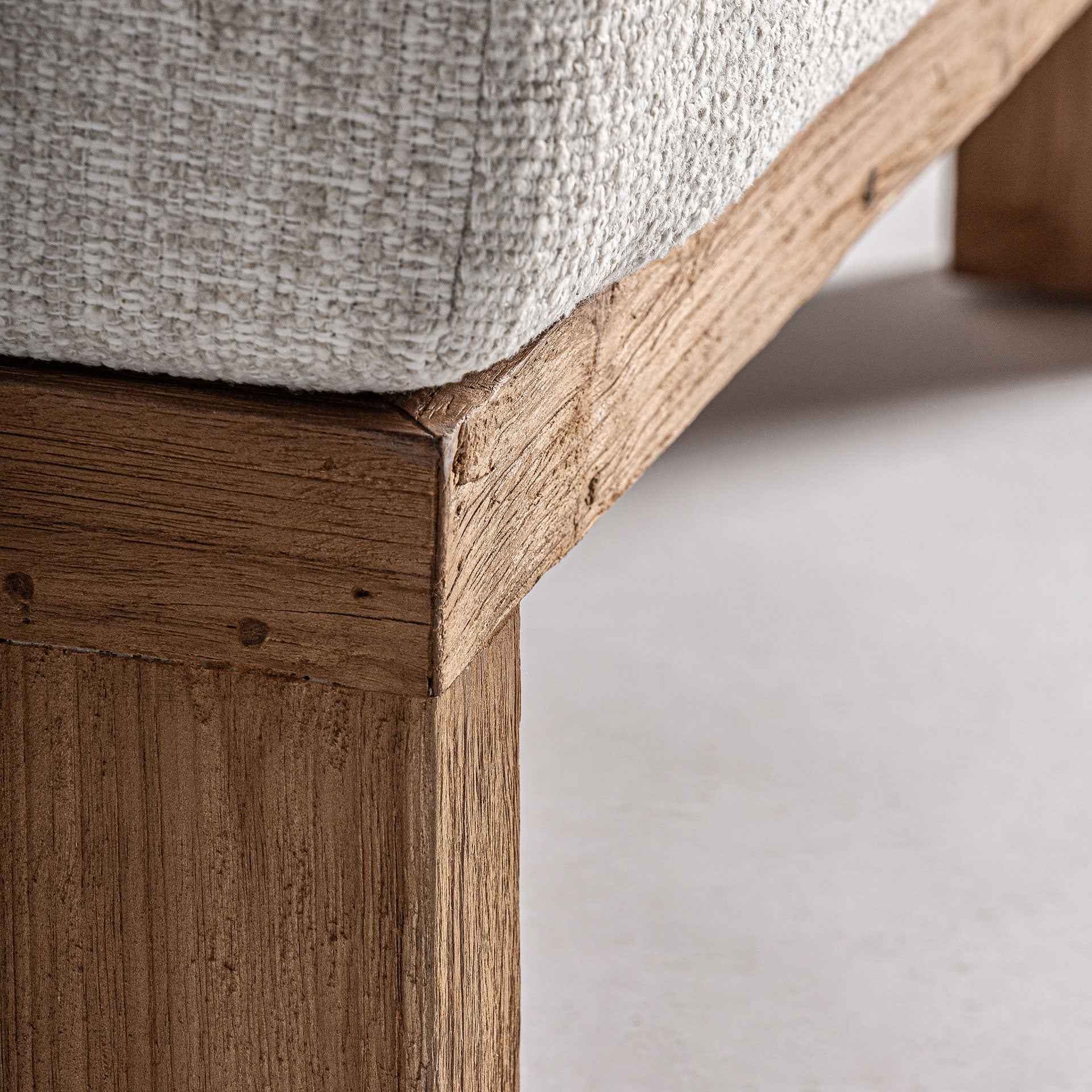 Testa Central Sofa Module